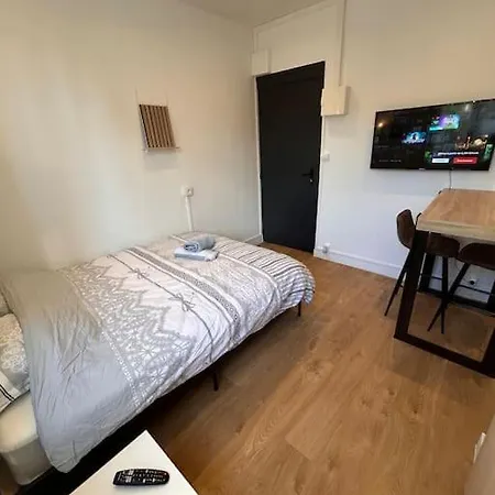 Beau Equipe Apartment